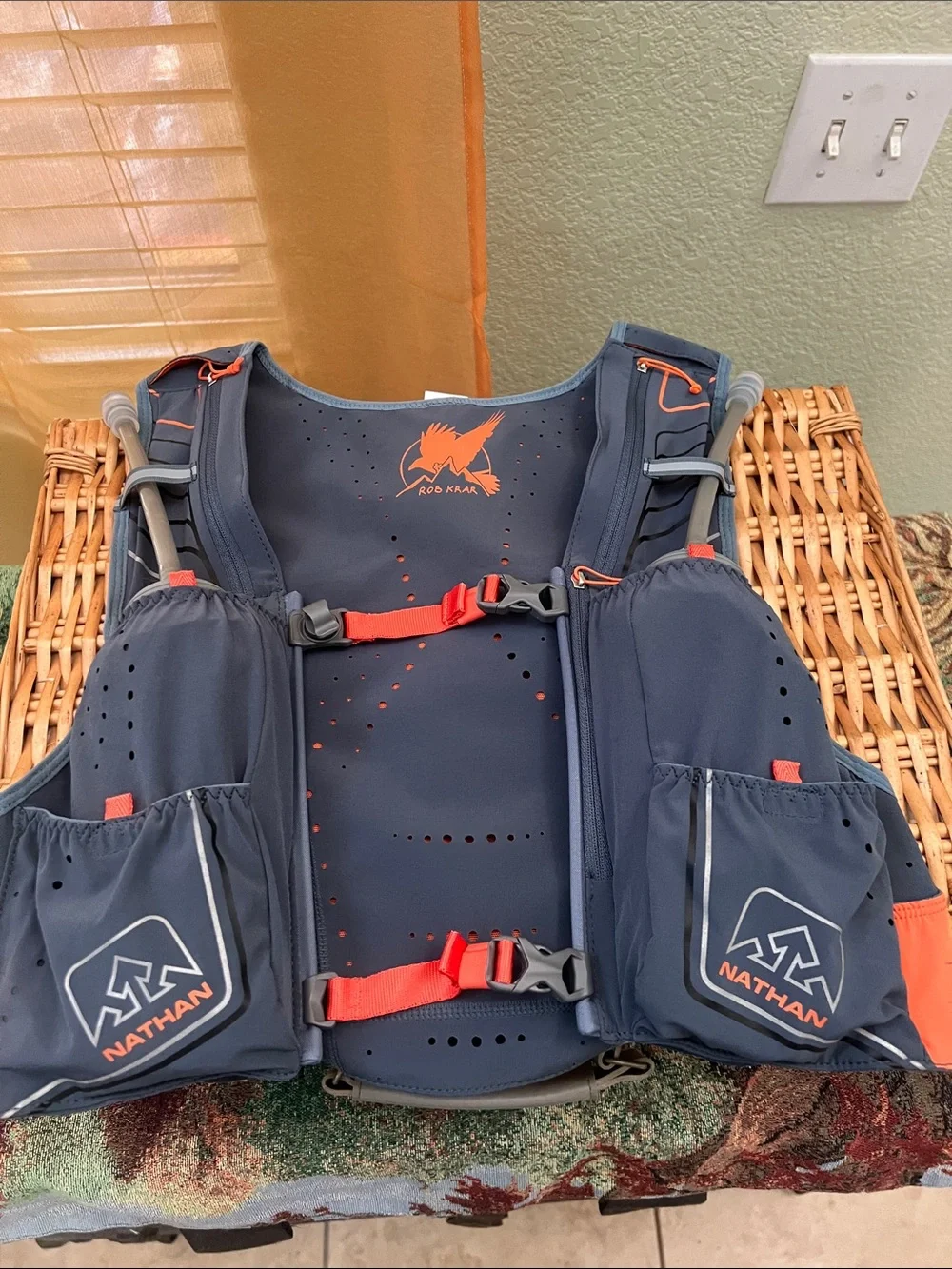 Nathan VaporKrar 2.0 Hydration Pack 4L Race Vest. Size Small Pre-Owned.